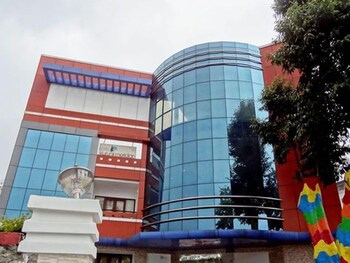 hotel kurunji meridian