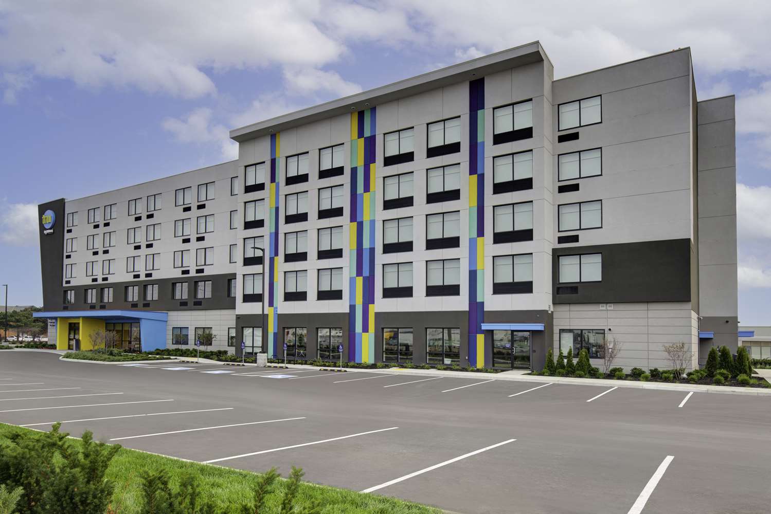tru by hilton toronto airport west