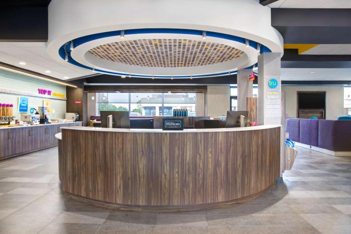 tru by hilton toronto airport west