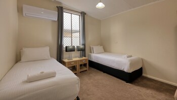 charles rasp motor inn and cottages