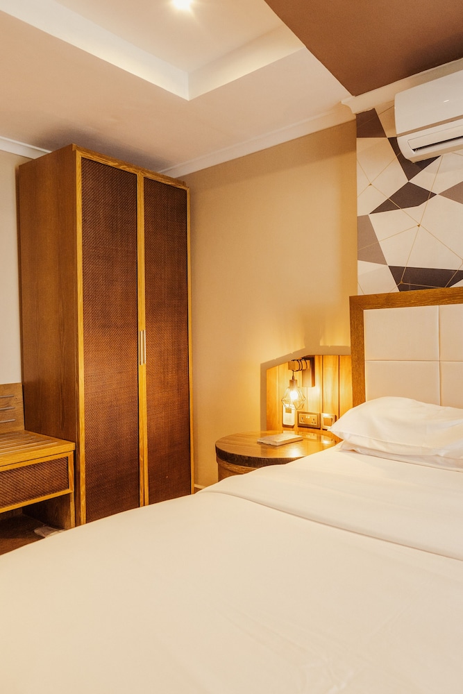 tanga beach resort and spa