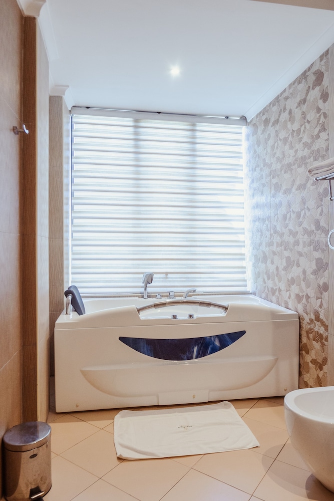 tanga beach resort and spa