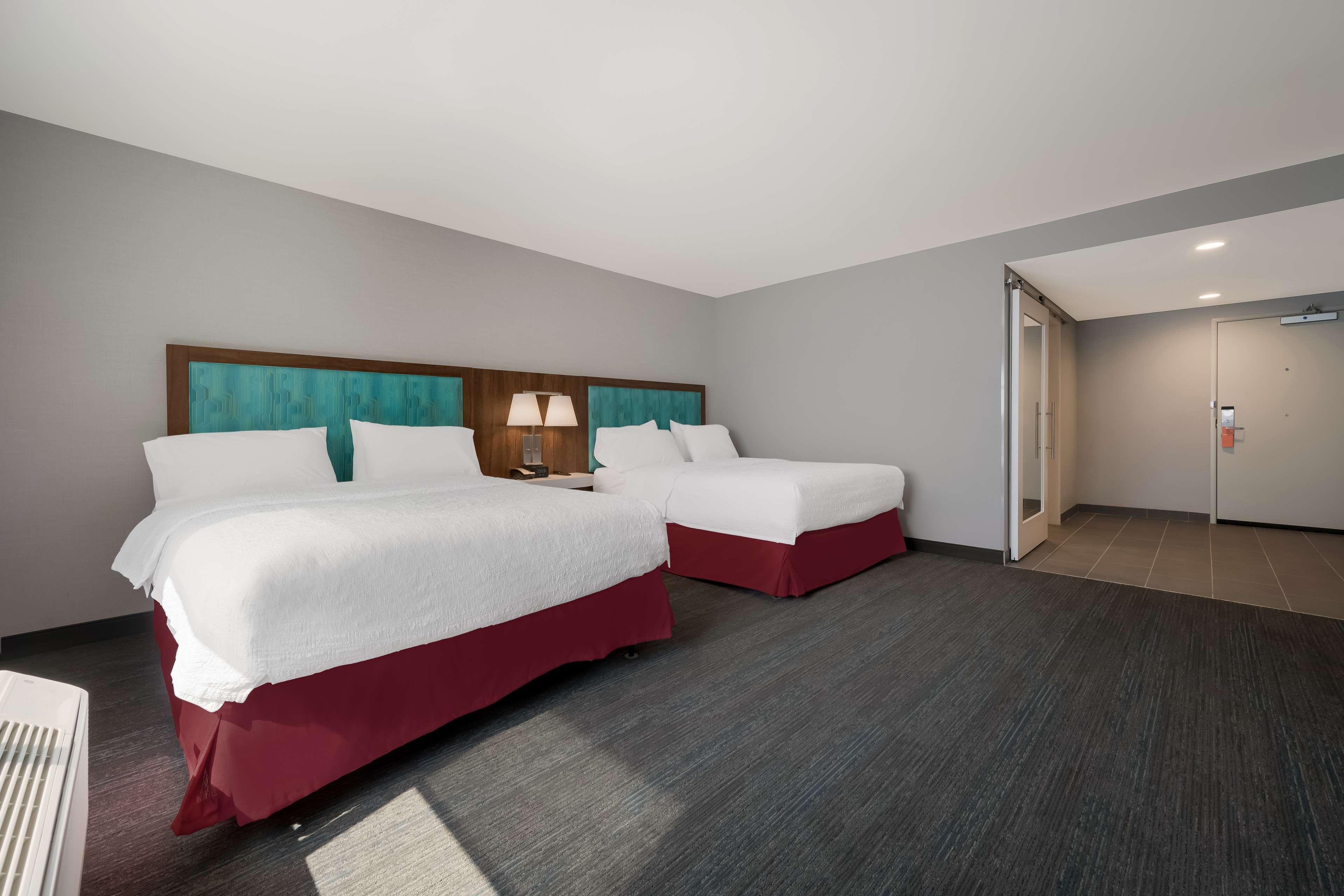hampton inn detroit southfield