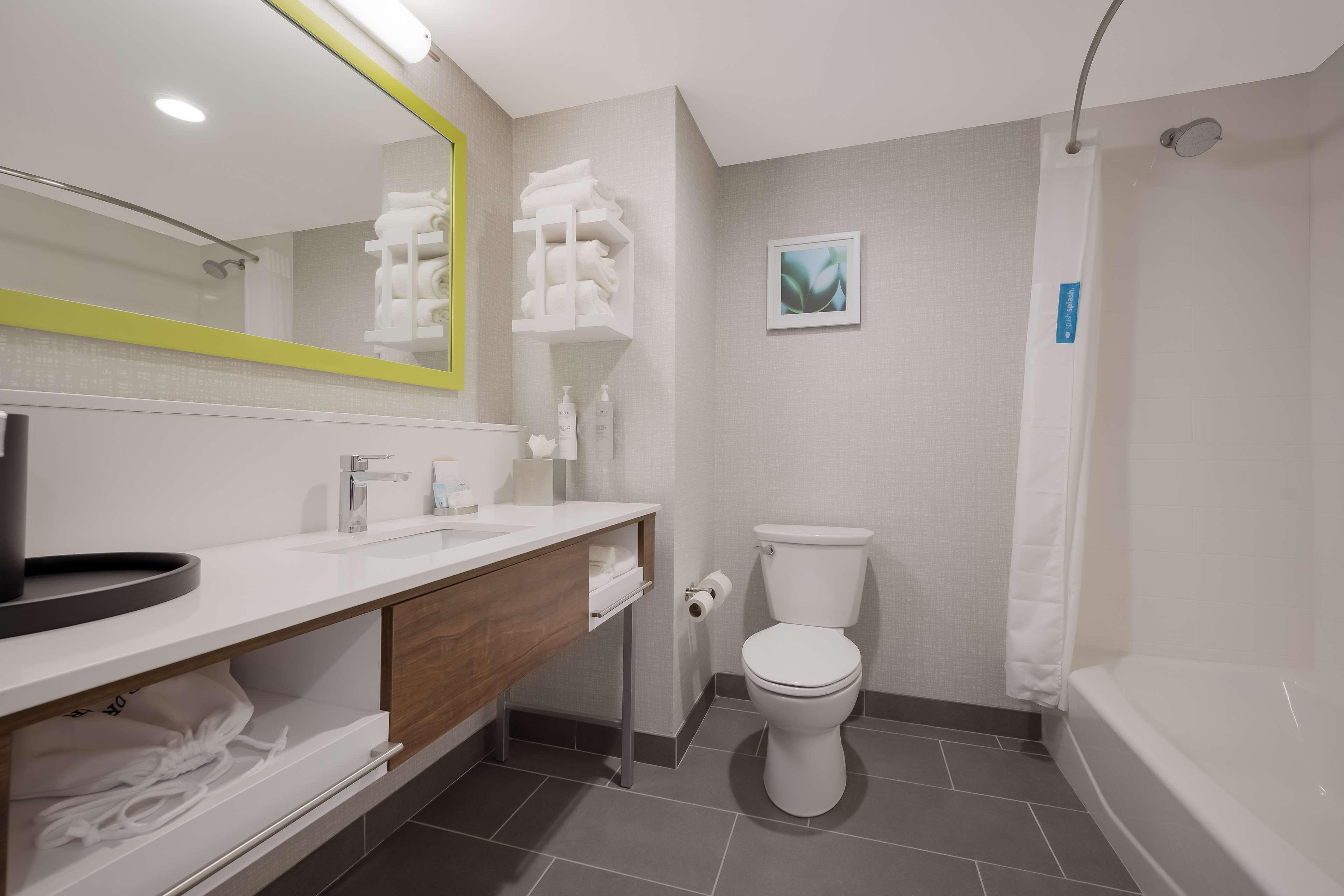 hampton inn detroit southfield