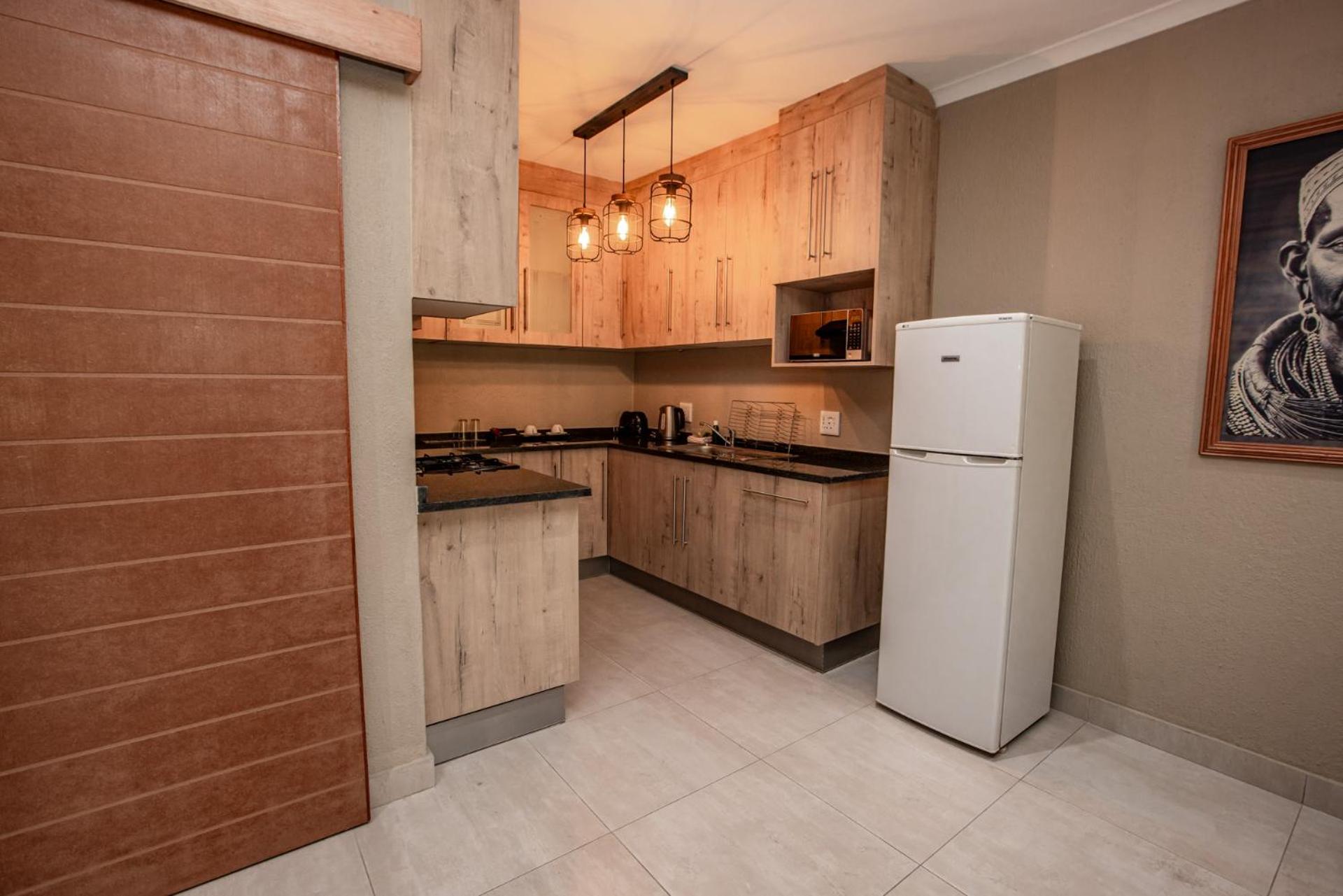 bushbaby valley lodge