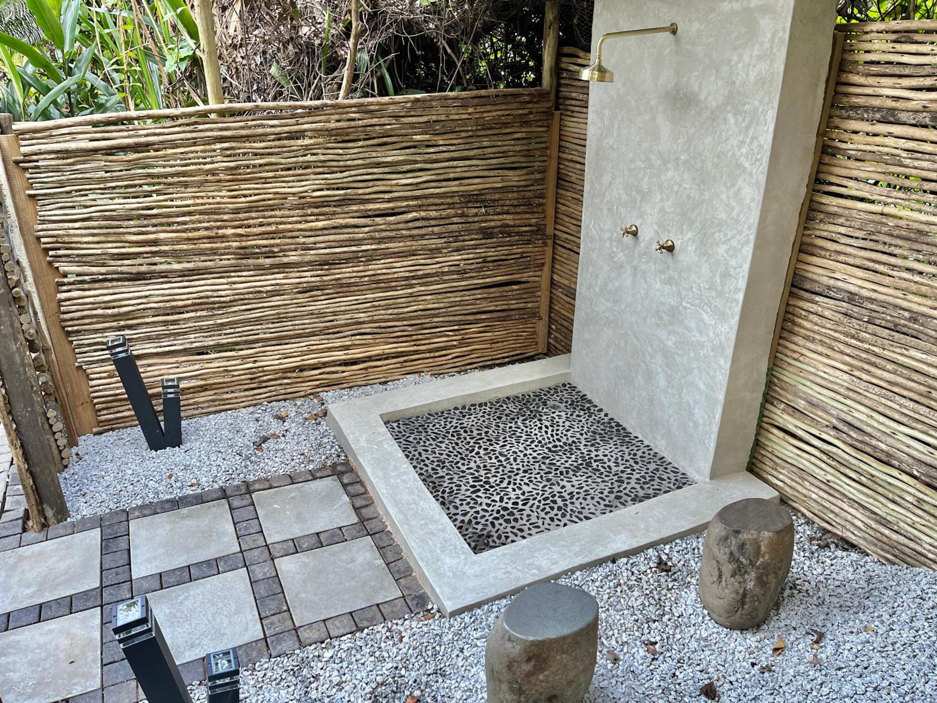 bushbaby valley lodge