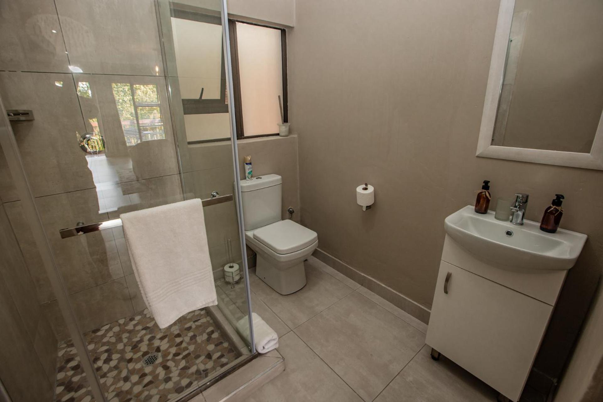 bushbaby valley lodge