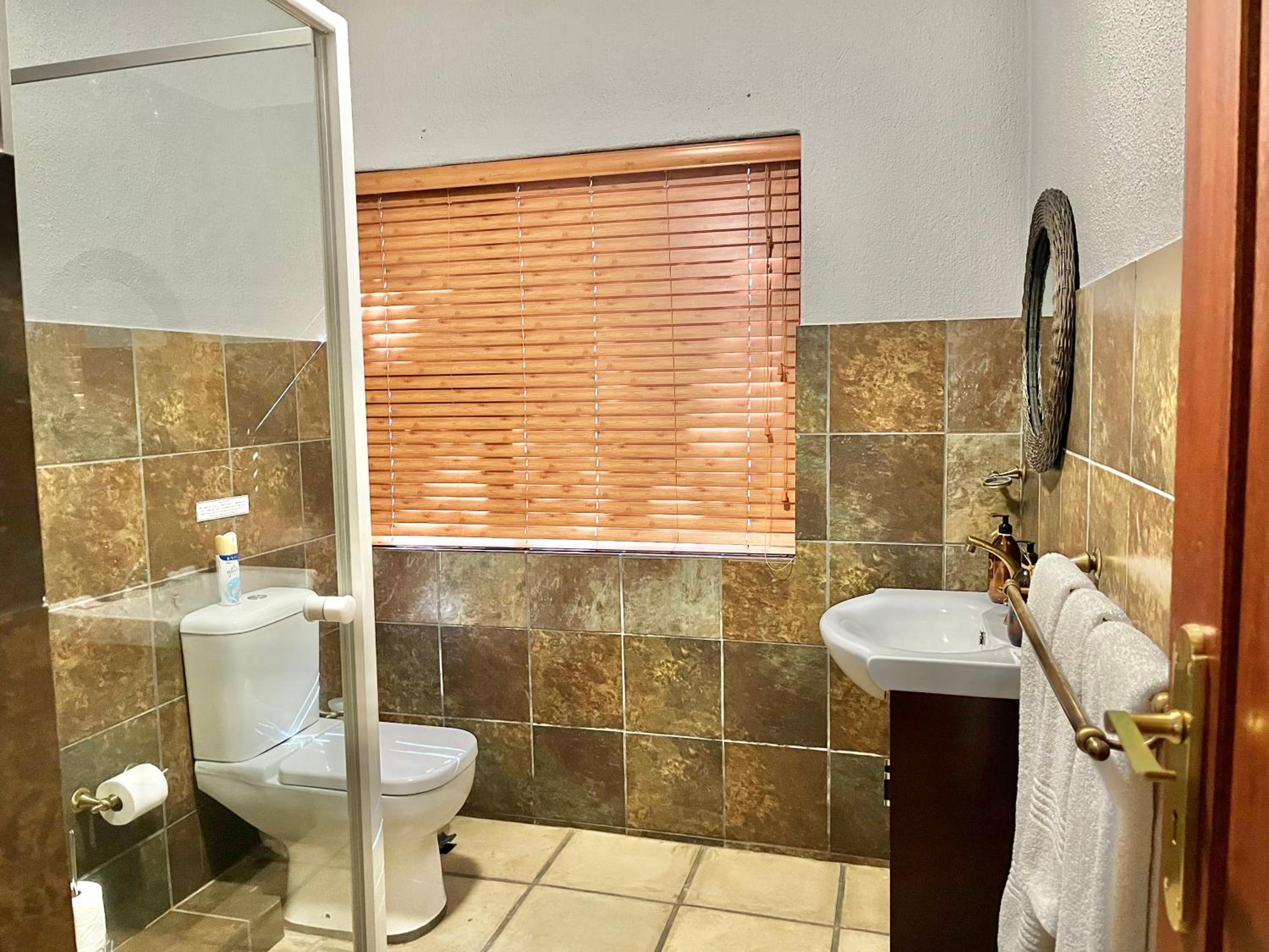 bushbaby valley lodge