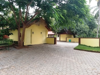 ibex river resort pollachi