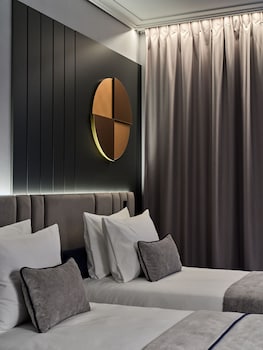 garamond a tribute portfolio hotel