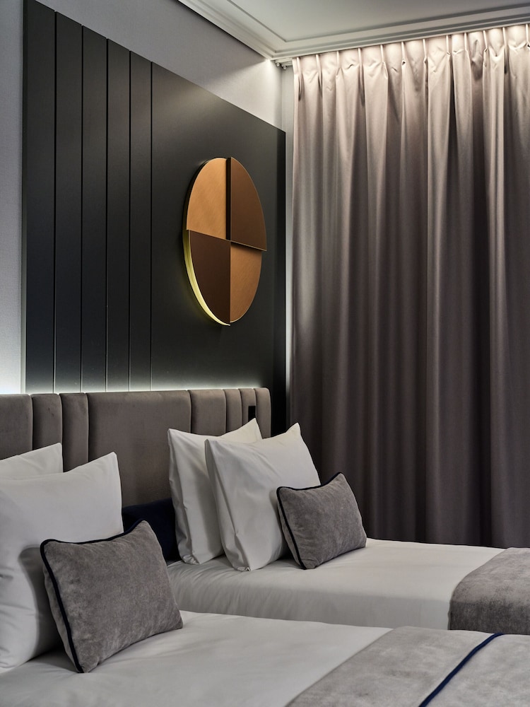 garamond a tribute portfolio hotel
