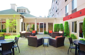 hilton garden inn seattle renton