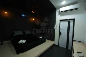 hotel cineplex