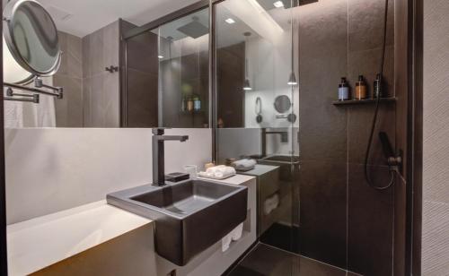 qoya hotel sao paulo curio collection by hilton