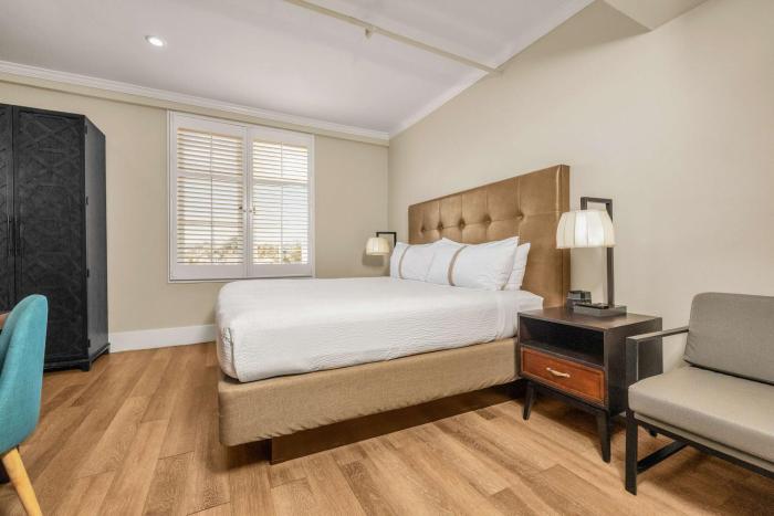 hotel petaluma tapestry collection by hilton