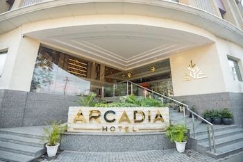 Arcadia Hotel,Chetganj,4 star