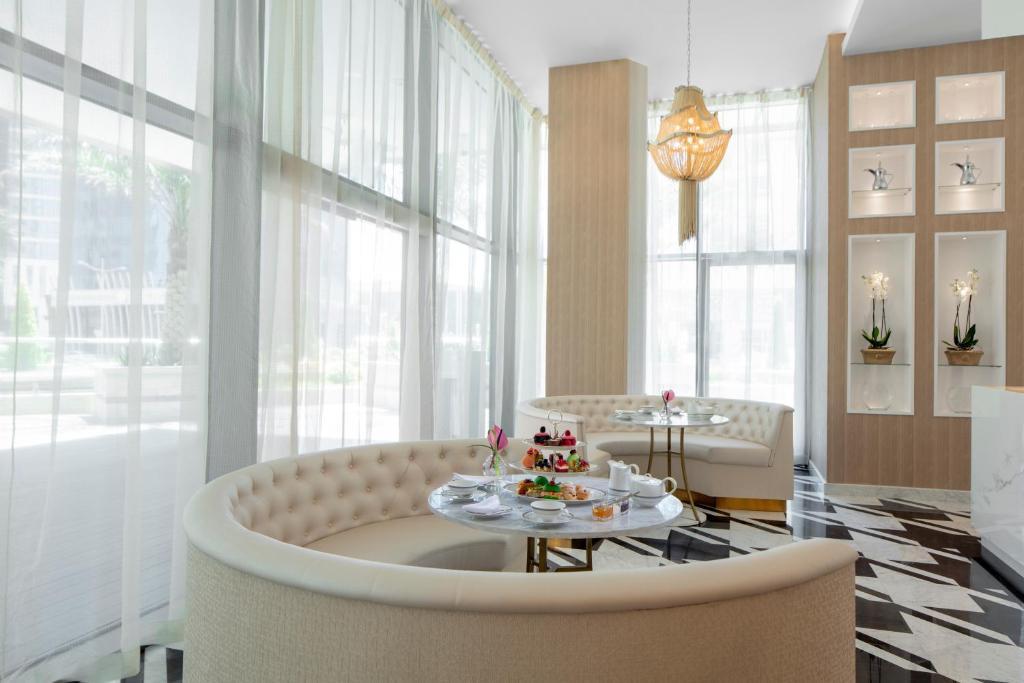 dusit hotel and suites