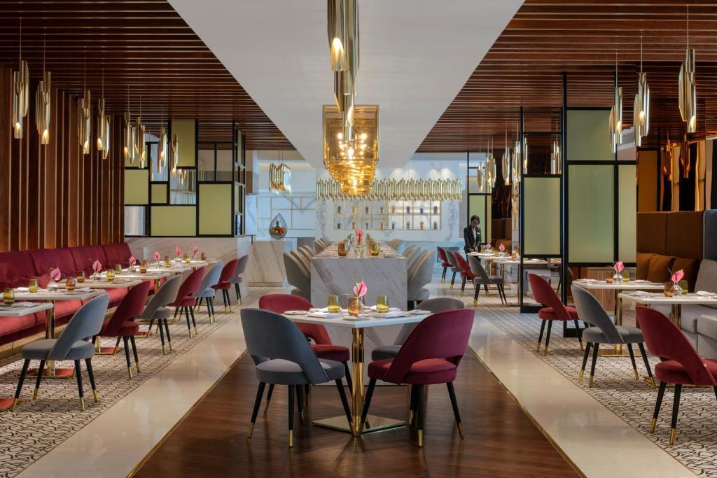 dusit hotel and suites