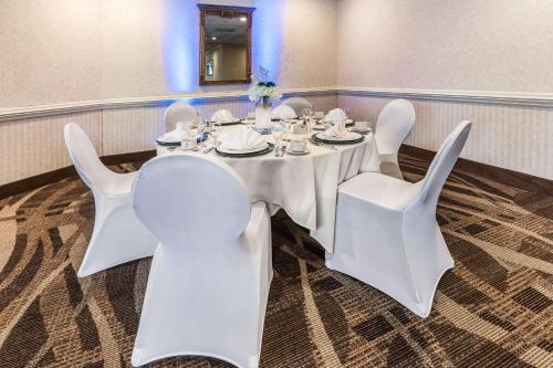 Quality Inn & Suites,Near Furnace Run Metro Park,3 star