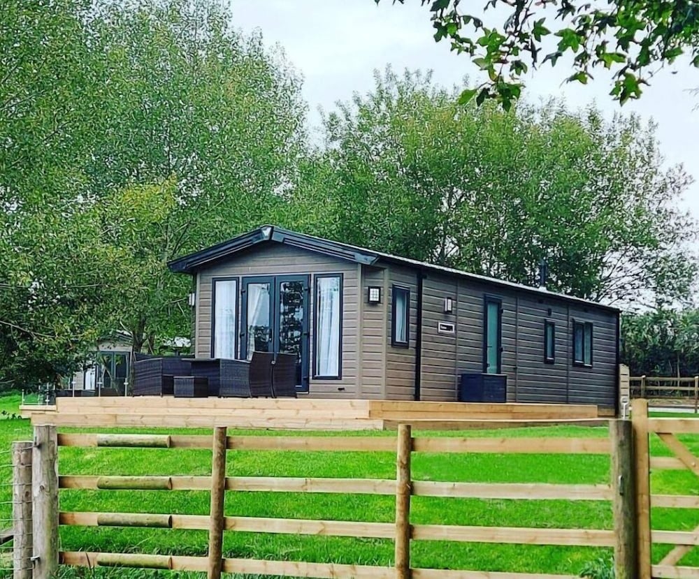 caplor glamping and lodges