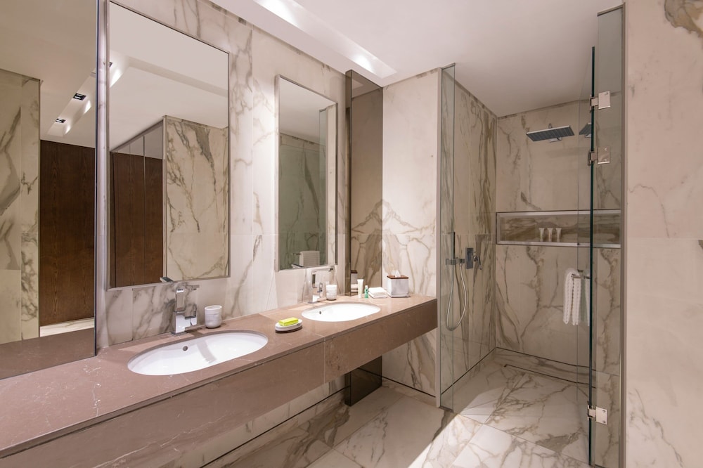 agora doha autograph collection