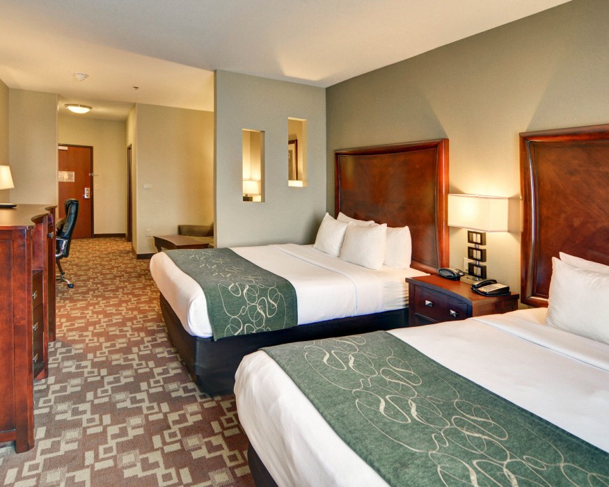 comfort suites near northeast mall