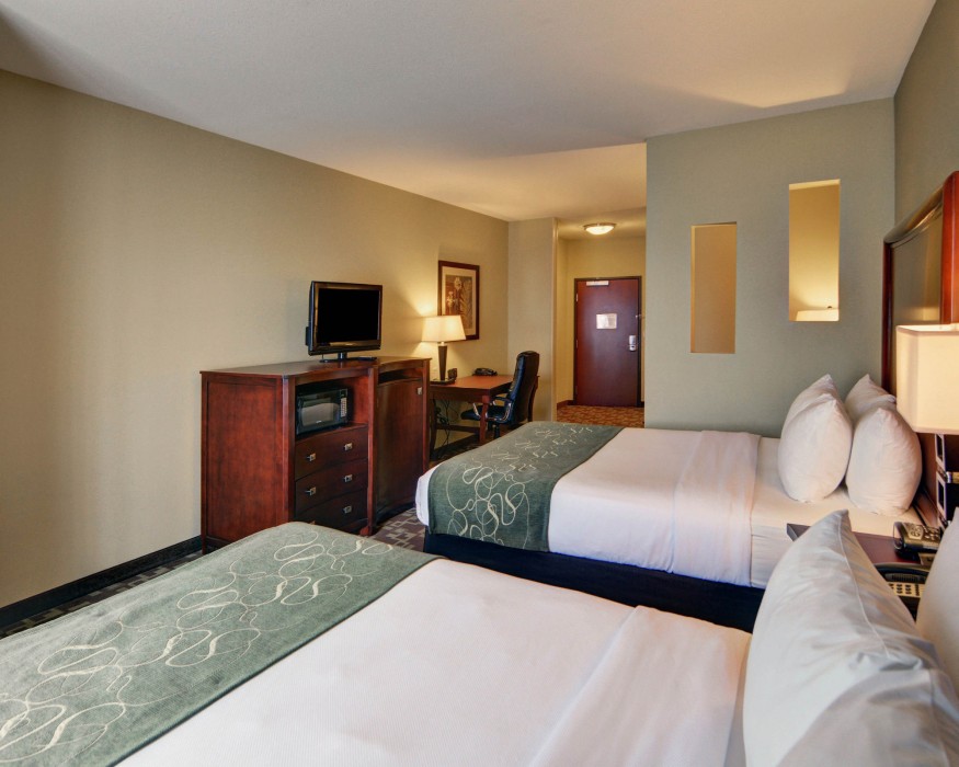 comfort suites near northeast mall