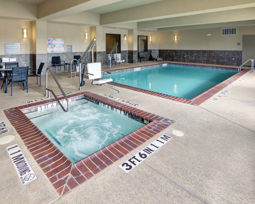 comfort suites near northeast mall