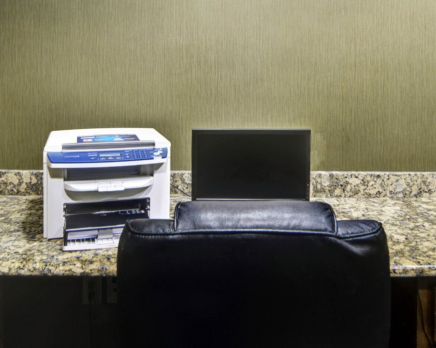 comfort suites near northeast mall