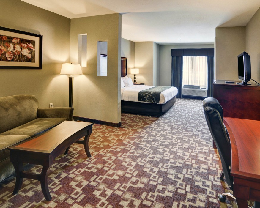 comfort suites near northeast mall