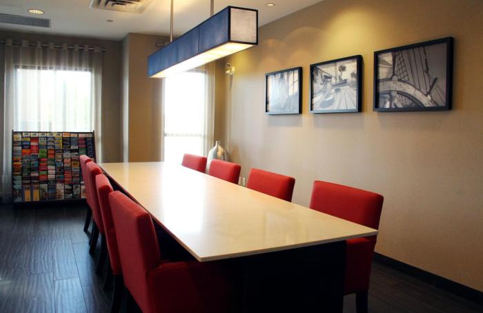 holiday inn express hotel and suites riverport richmond by ihg