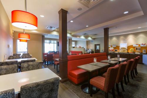 holiday inn express hotel and suites riverport richmond by ihg