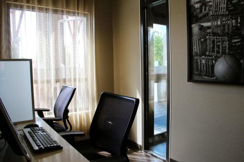 holiday inn express hotel and suites riverport richmond by ihg