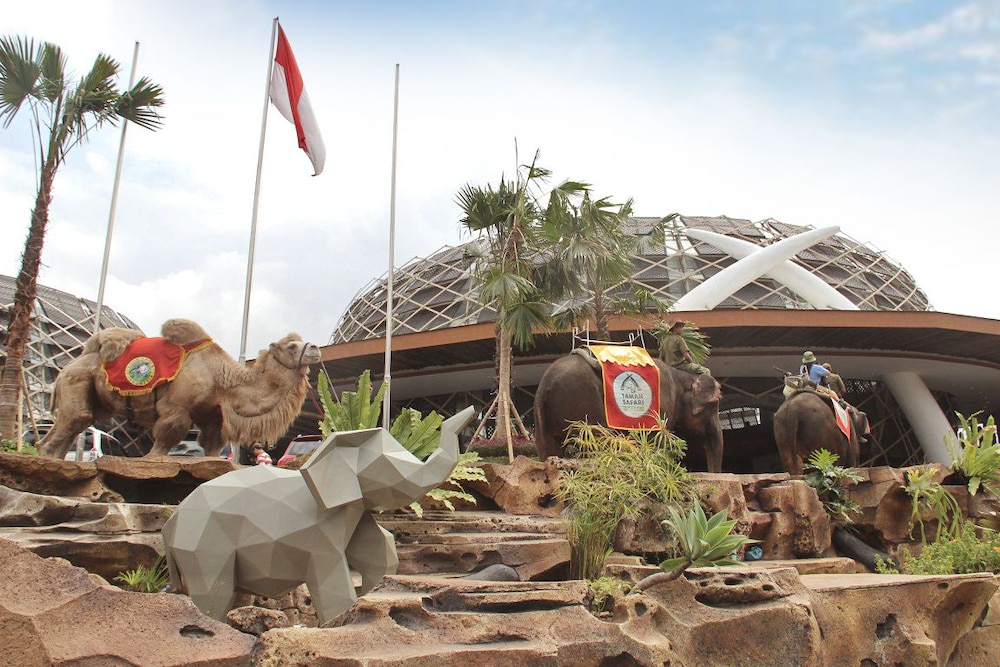 royal safari garden resort and convention