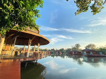nakhon chai si