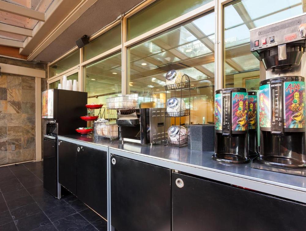 vancouver airport hotel