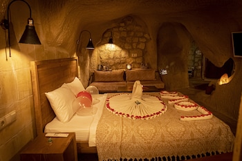 feris cave hotel