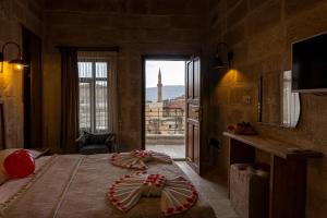 feris cave hotel