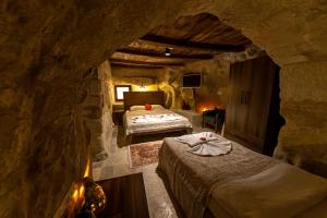 feris cave hotel