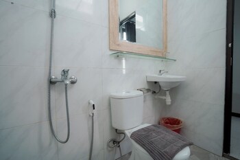 el ora inn and eatery labuan bajo redpartner