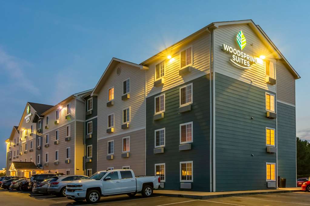 extended stay america select suites fayetteville west
