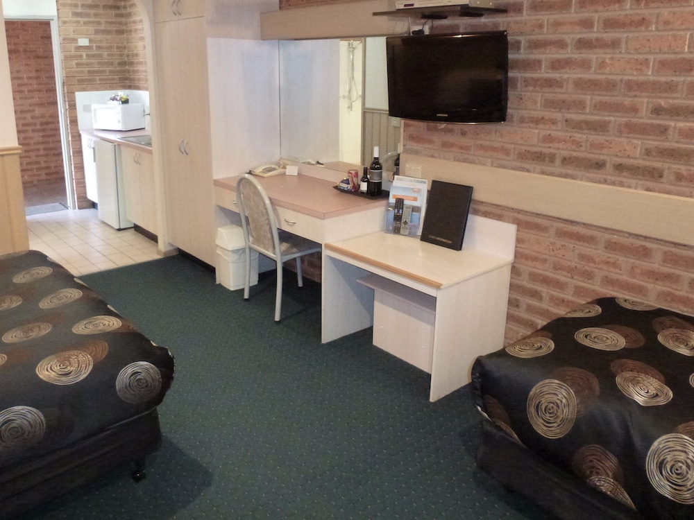 Colonial Motor Inn Bairnsdale,Victoria>>Bairnsdale,4 star