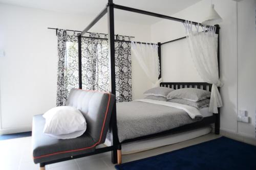 tiny boutique habitat