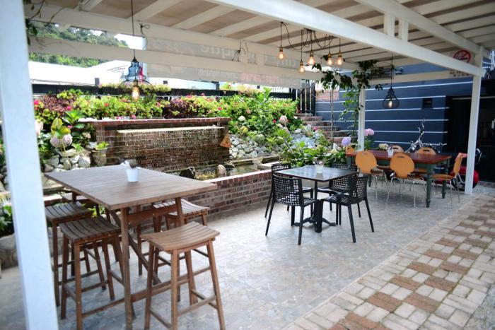 tiny boutique habitat