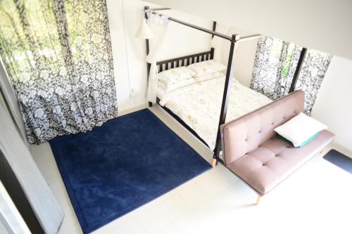 tiny boutique habitat