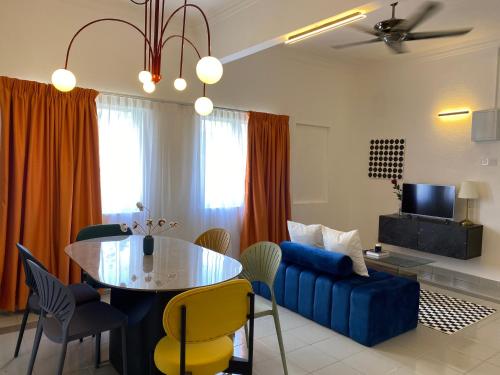 aurora court service apartment