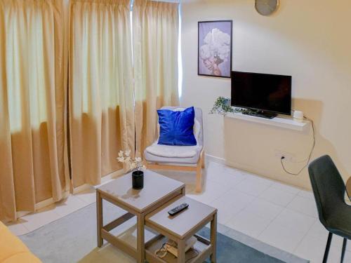 aurora court service apartment