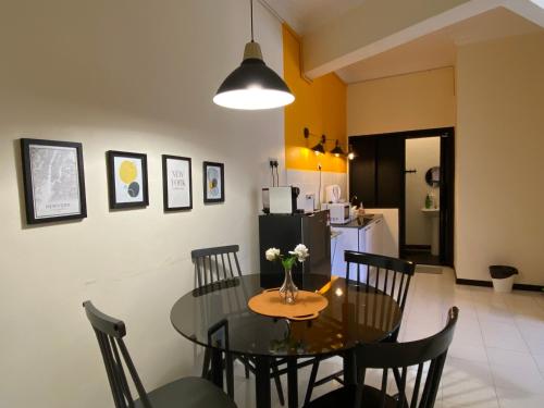 aurora court service apartment