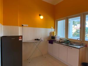 aurora court service apartment
