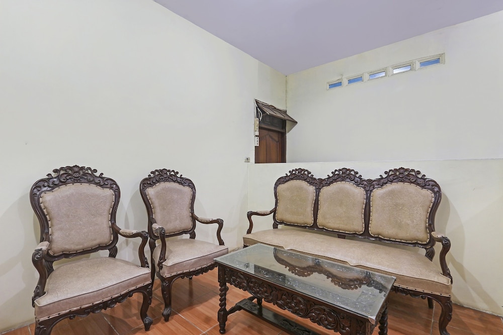 spot on 90744 kost alika